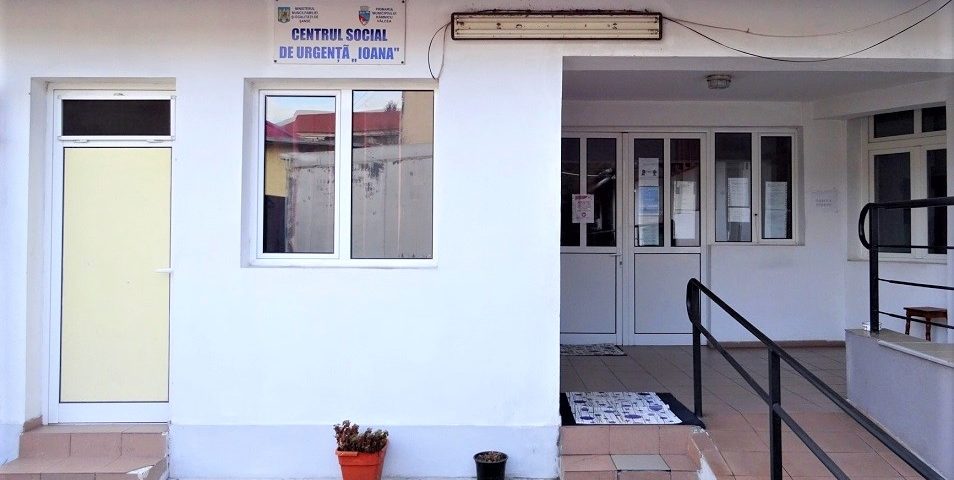 10 oameni ai străzii s-au adăpostit de gerurile iernii la Centrul Social de Urgenţă IOANA din Râmnicu Vâlcea