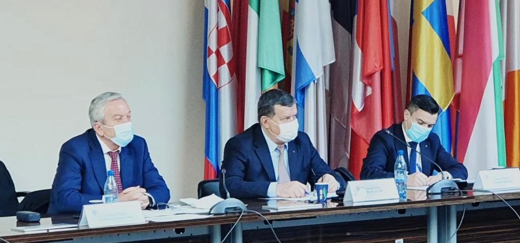 Primarul Mircia Gutău şi colegii din conducerea Asociaţiei Municipiilor s-au cu Ministrul Investiţiilor şi Proiectelor Europene, Cristian Ghinea, şi cu viceprim-ministrul Dan Barna
