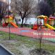 Primii arbori plantaţi de Pieţe Prest SA în acest an sunt în vecinătatea unui loc de joacă din cartierul Nord